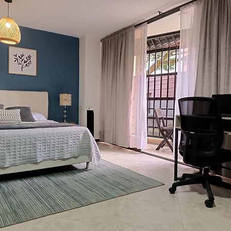 Acogedor Apartaestudio Ubicado En Laureles Apartamento Medellín Exterior foto
