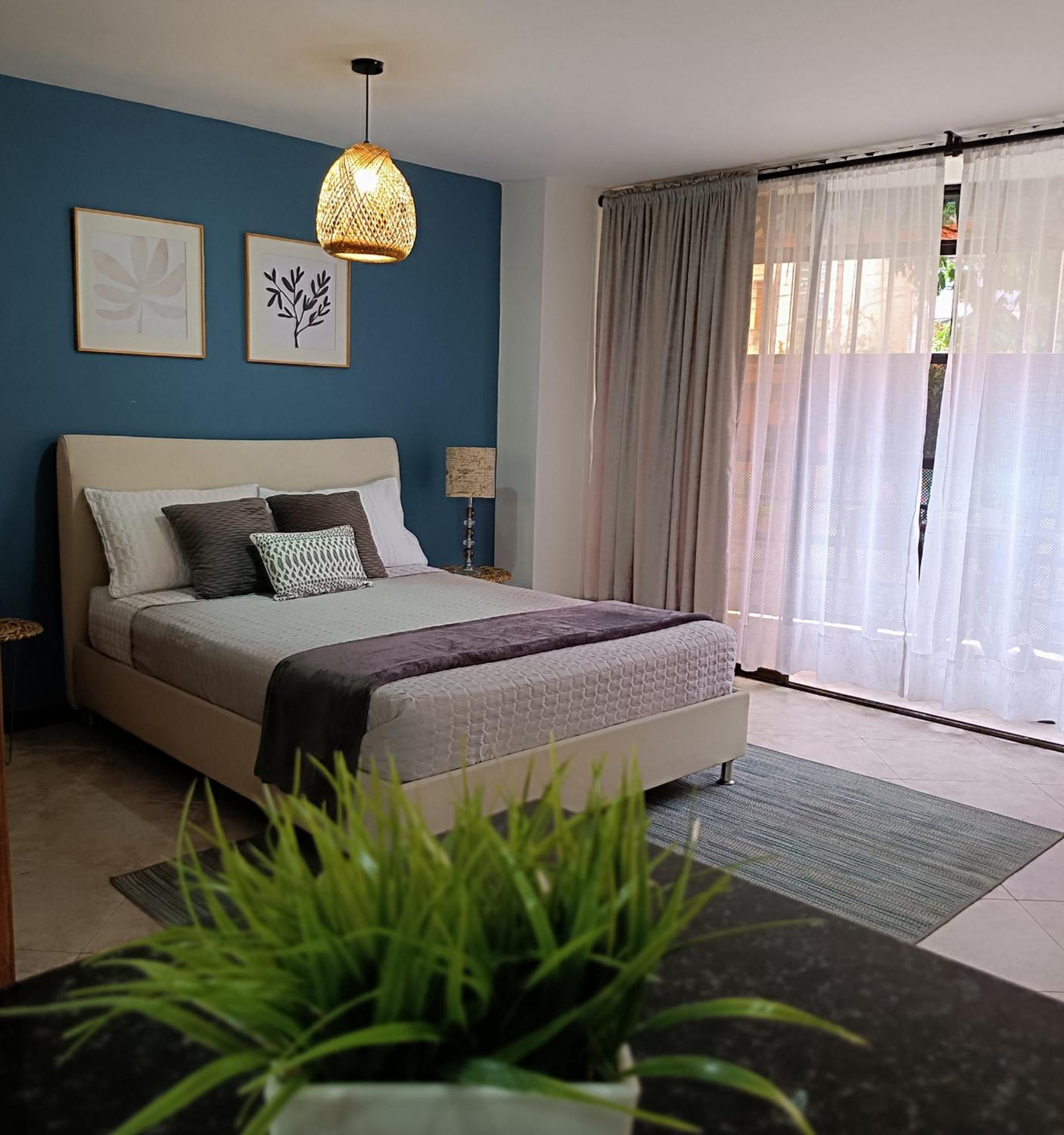 Acogedor Apartaestudio Ubicado En Laureles Apartamento Medellín Exterior foto